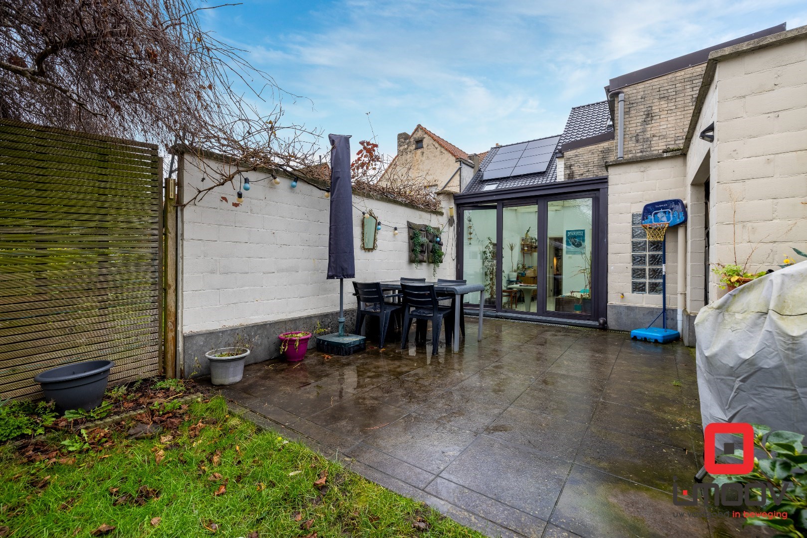 Charmante rijwoning met grote tuin en 4 slaapkamers 