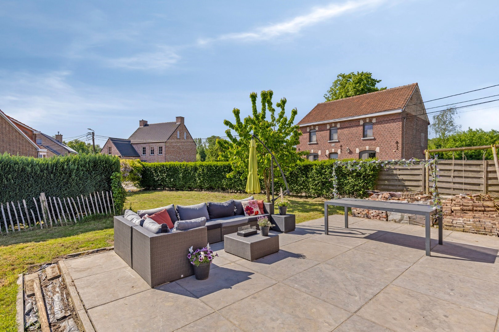 Goed gelegen open bebouwing met 4 slaapkamers en tuin in Kerkom - EPC 540 kWh/m&#178; - bewoonbare oppervlakte 238  m&#178; 