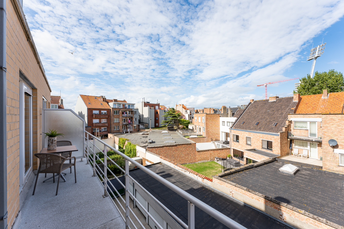 Instapklaar appartement met 2 slaapkamers en 2 terrassen te Oostende 
