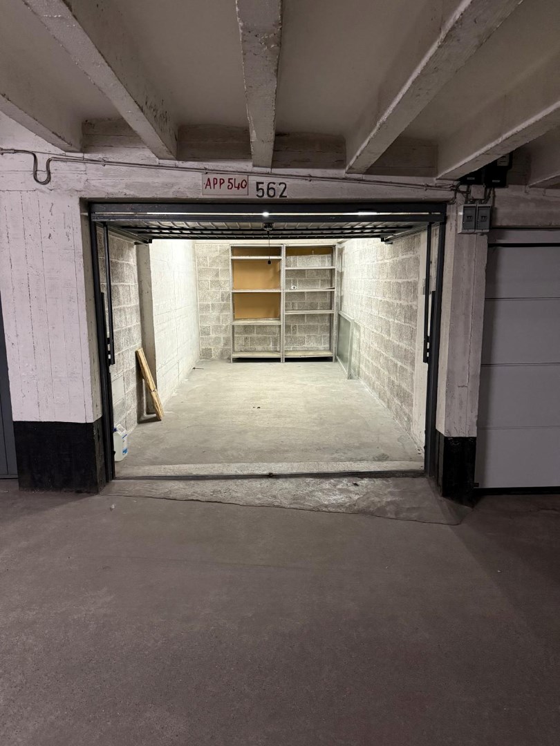 GARAGE -2 ROYAL PALACE 5 