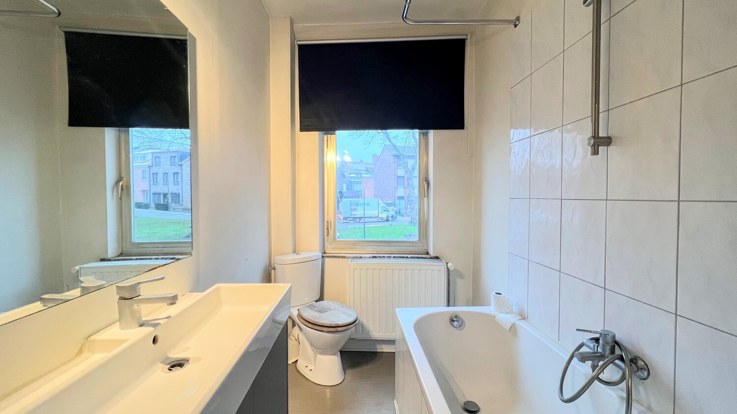 Herenhuis met handelsruimte en appartement in centrum Tongeren 