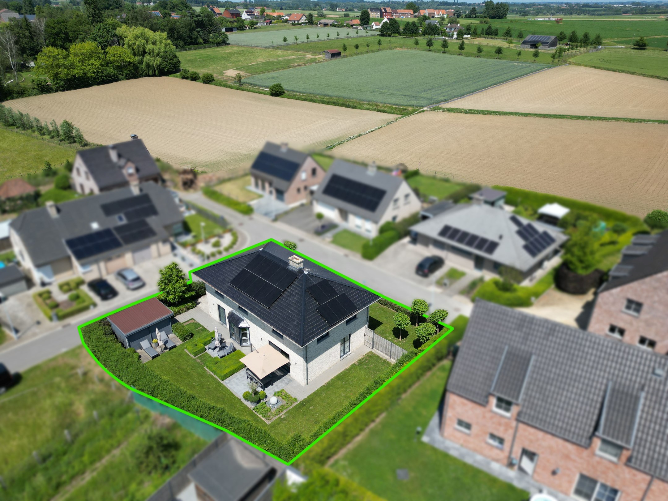 ENERGIEZUINIGE GEZINSWONING MET ZUIDGERICHTE TUIN 