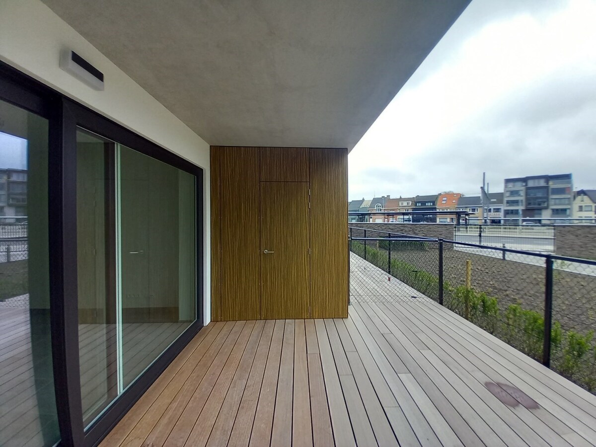 Lichtrijk nieuwbouw appartement te Smedenpoort. 