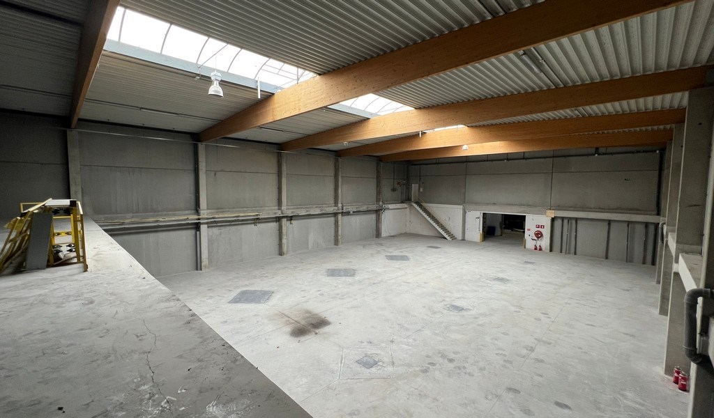 Magazijn te huur in bedrijvenzone Europalaan in Deinze