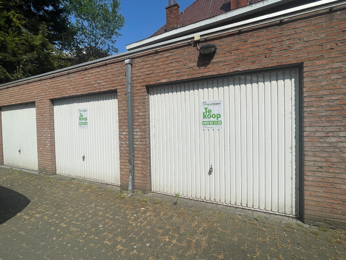 Garagebox gelegen in centrum Ardooie 