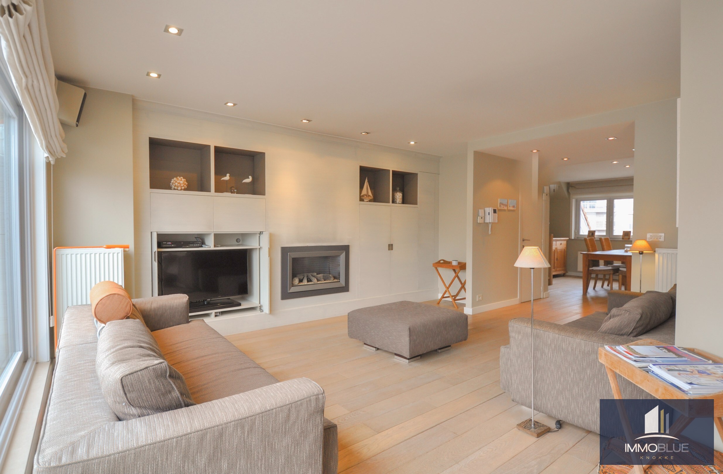 Appartement duplex avec terrasses ensoleill&#233;es, situ&#233; &#224; deux pas de la mer et de la place Rubens. 