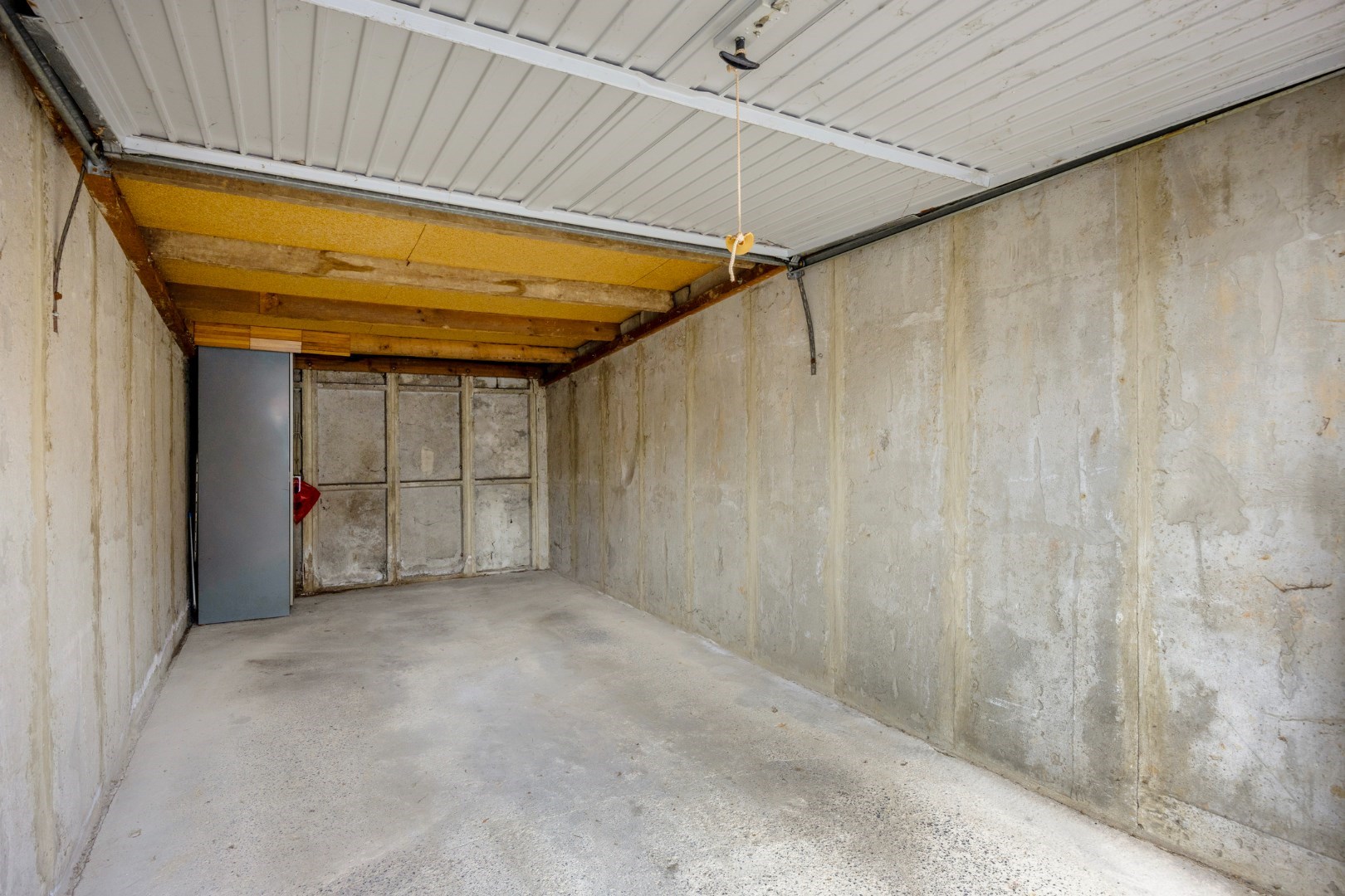 Goed gelegen 2-slaapkamerappartement met kelderberging en garagebox - EPC 477 kWh/m&#178; - bewoonbare oppervlakte  79m&#178; 