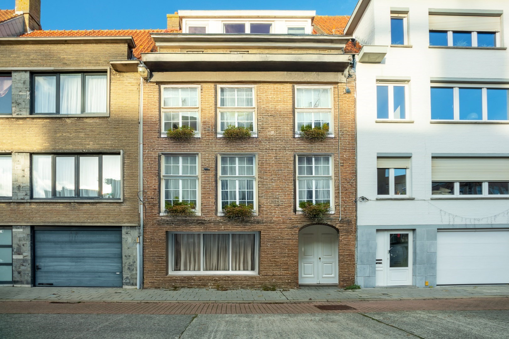 BUITENKANS! Vergund, te renoveren appartementsgebouw met 3 entiteiten 