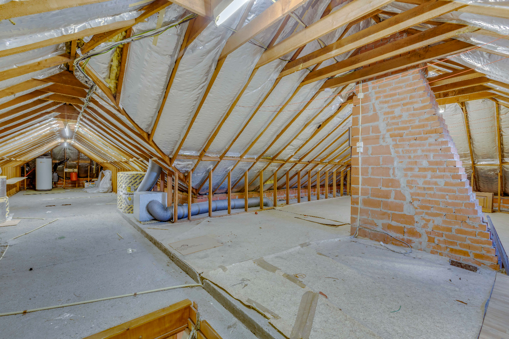 Zeer goed onderhouden woning  met 3 slaapkamers en aangename tuin. 