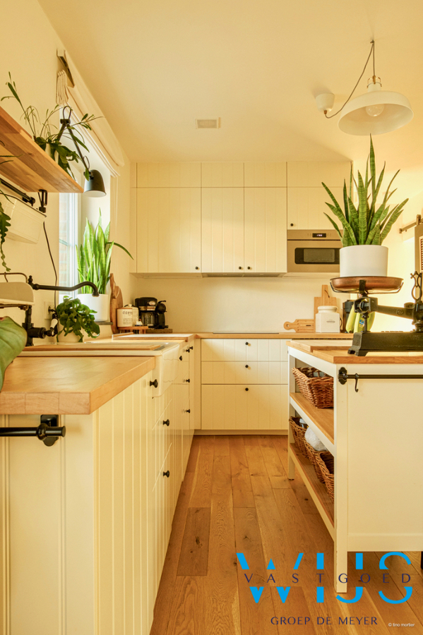 Prachtig 3 slaapkamerappartement in hartje Lembeke ! 