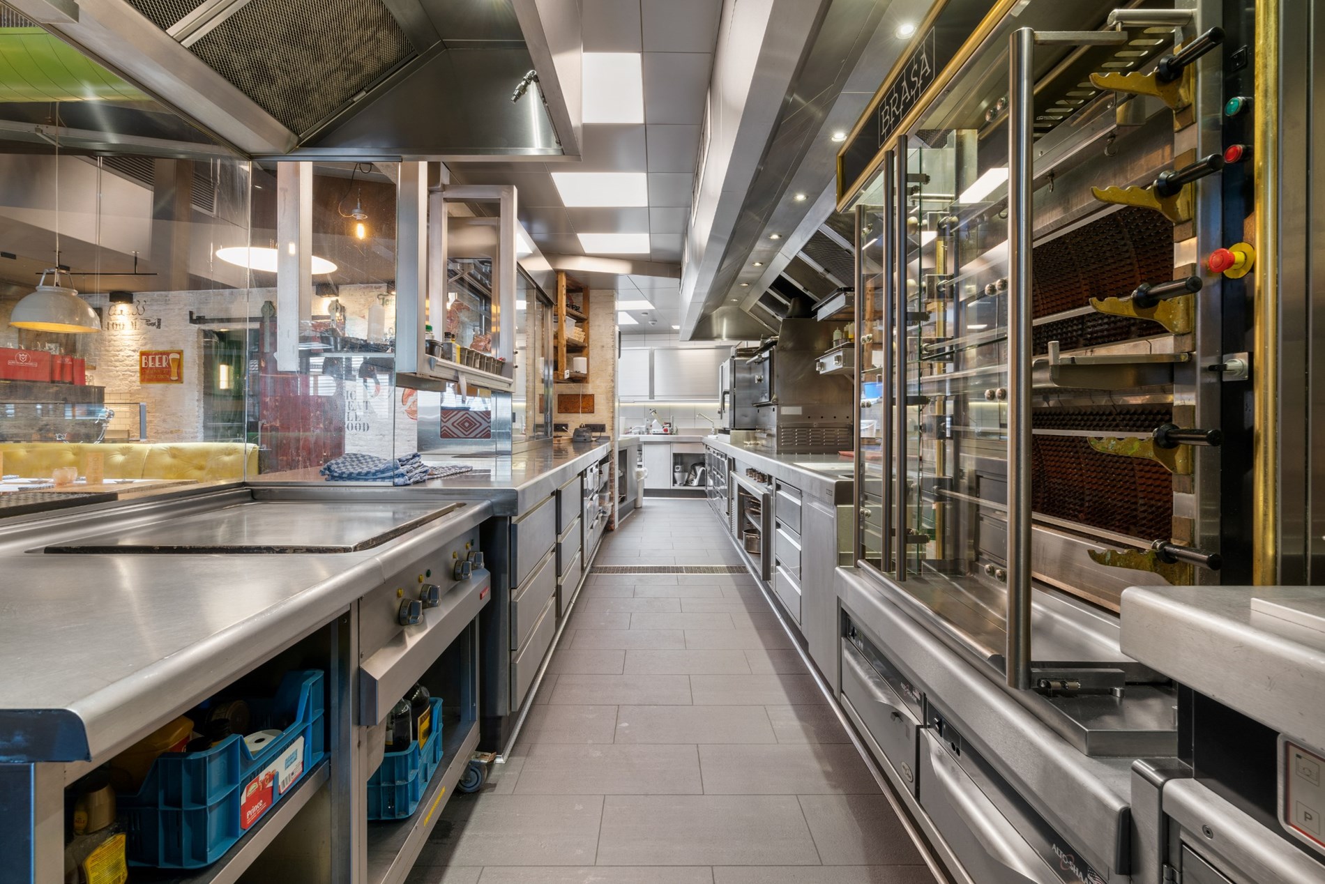 Handelspand te huur – Instapklaar restaurant (volledig uitgerust) in centrum Knokke. 