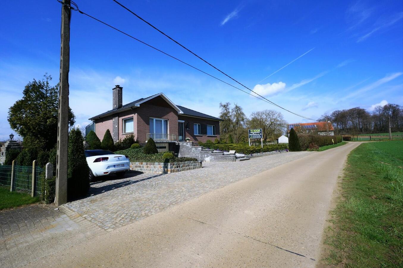 Woning op ca. 0,8 ha grond met prachtig uitzicht op het landschap te Lubbeek. 