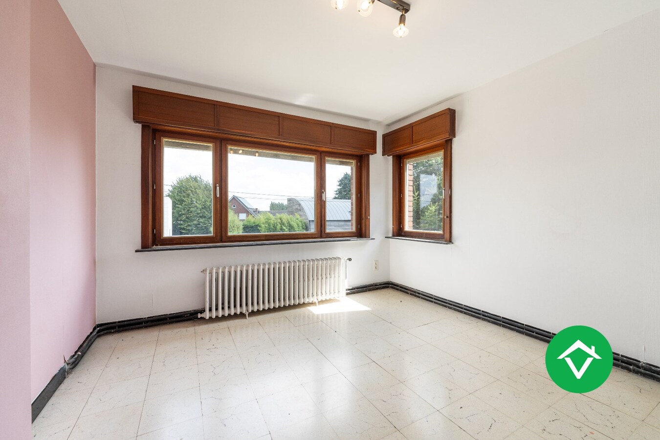 Instapklare woning met 3 slaapkamers en garage te Zarren 