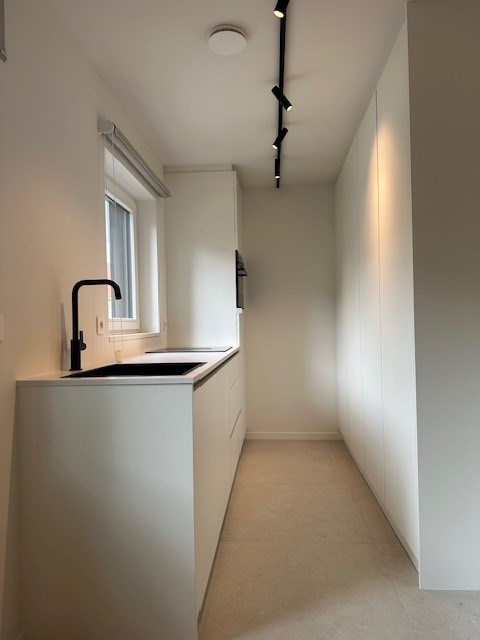 Instapklaar modern appartement op top locatie! 