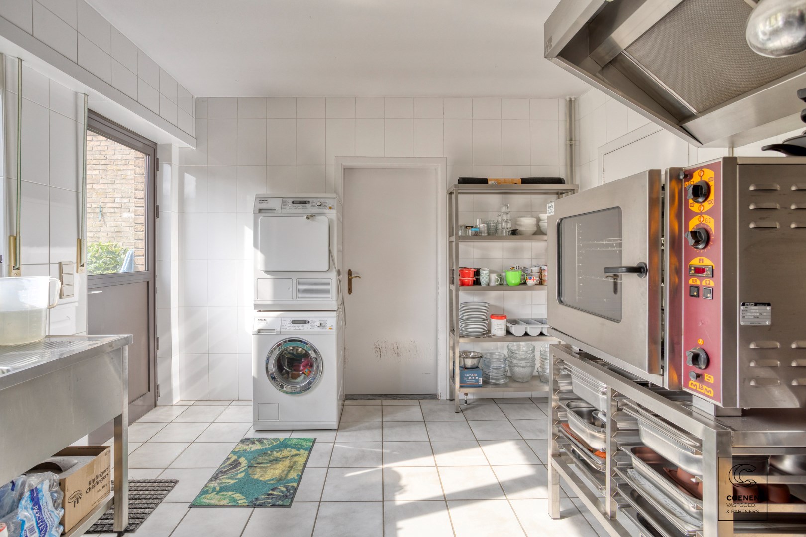 Ruime stadswoning van 177 m&#178; met 4 slaapkamers in het centrum van Hoogstraten! 