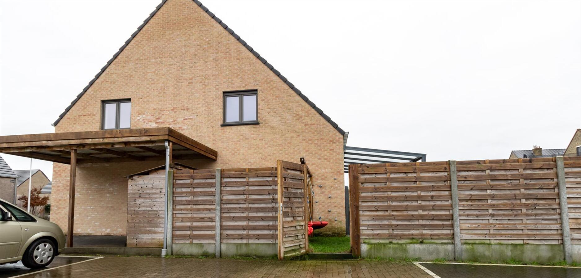 Recente woning met 3 slaapkamers in rustige wijk te Gistel 