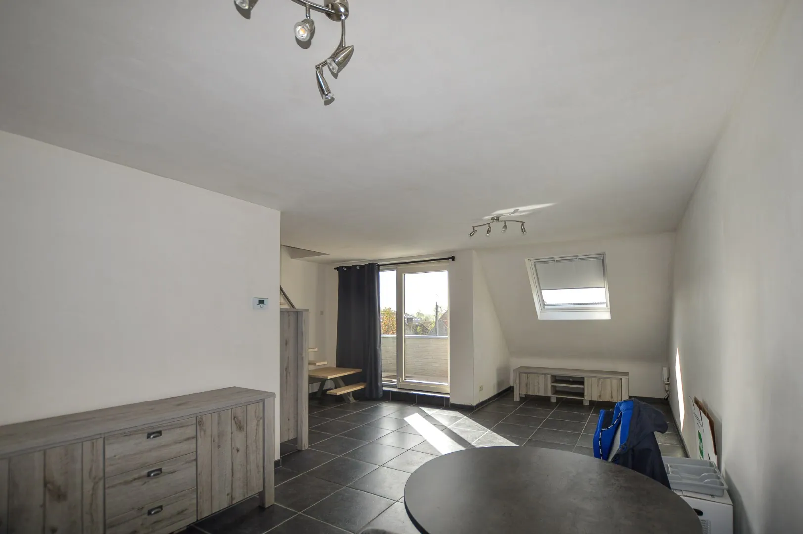 Modern duplex-appartement met 2 slaapkamers inclusief garage.