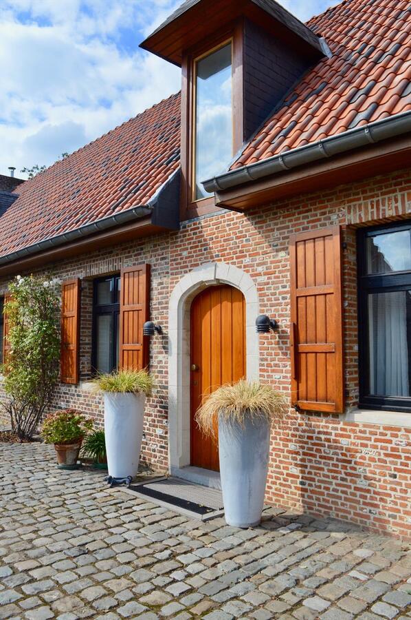 Charmant landhuis met schuur op 15 are (met optie tot aankoop paardenaccommodatie) 