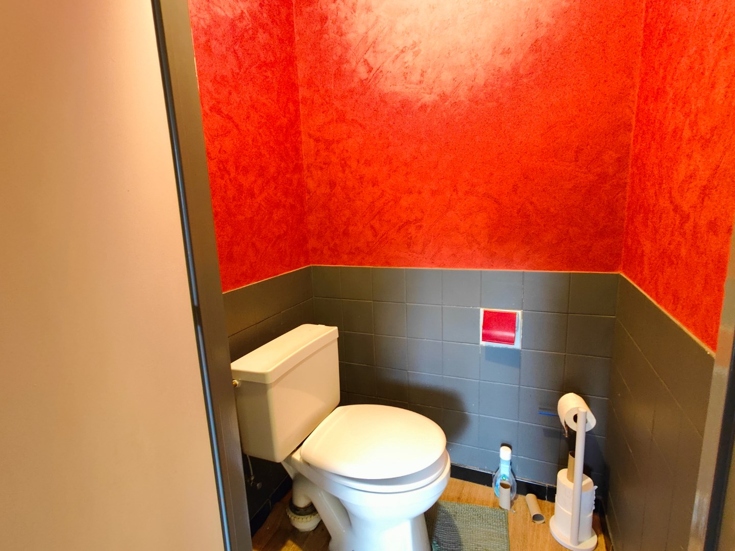 Centraal gelegen twee slaapkamer appartement met garage 