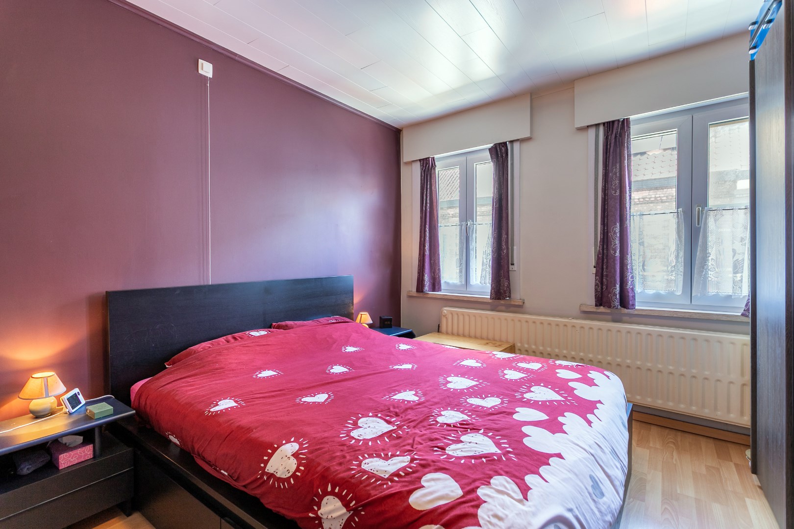 Instapklare woning met 3 slaapkamers, bureau en tuin in Halle 