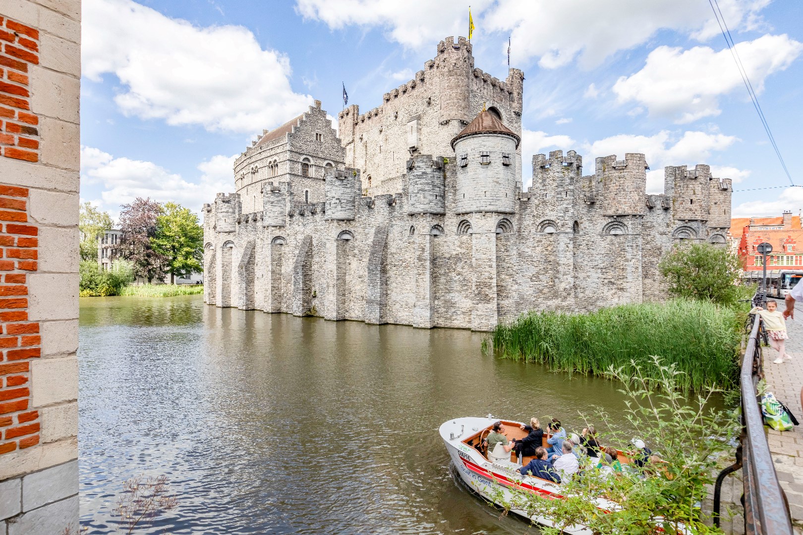 Lichtrijk 3 slaapkamerappartement nabij het Gravensteen 