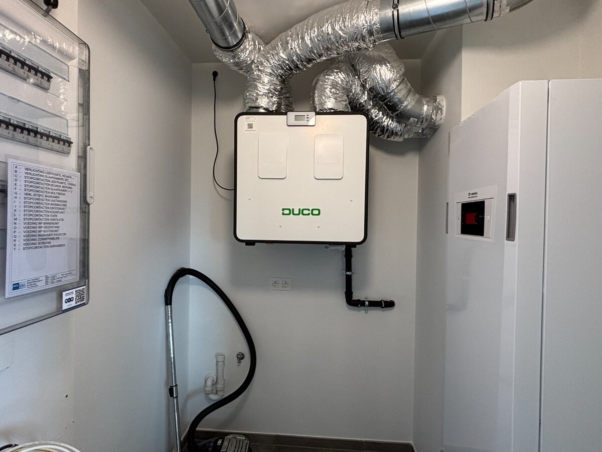 Stijlvol nieuwbouwappartement met zonneterras en garage in het hart van Sint-Antonius 