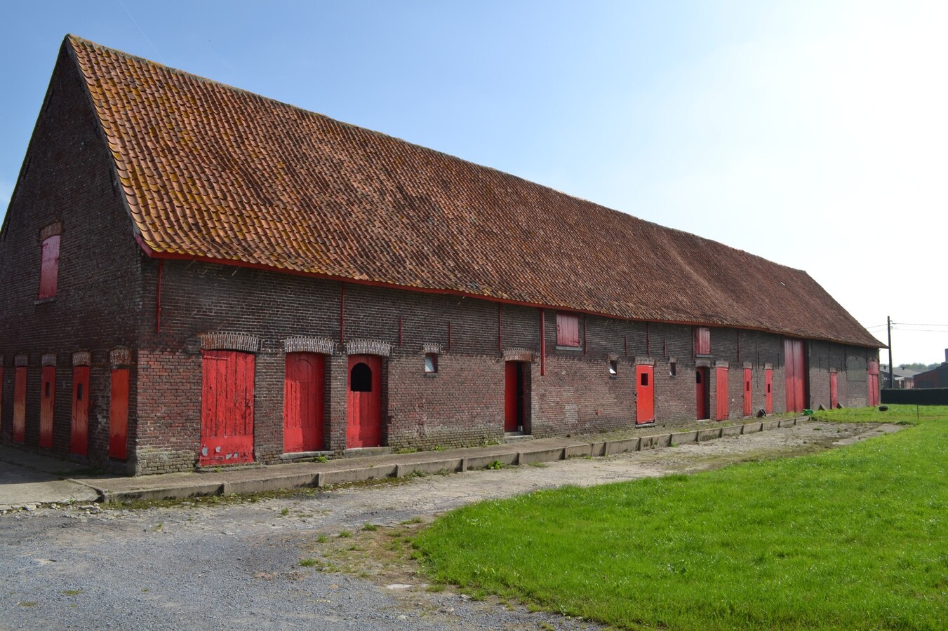 Te renoveren hoeve op ca. 3Ha te Knesselare 