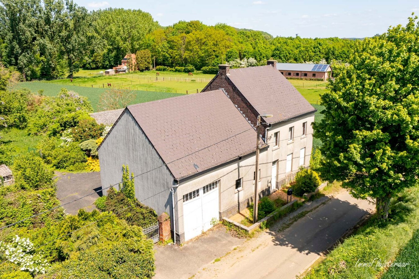 Maison calme et situ&#233;e &#224; la campagne avec d&#233;pendances sur environ 1,28 ha &#224; Bekkevoort (Brabant flamand). 