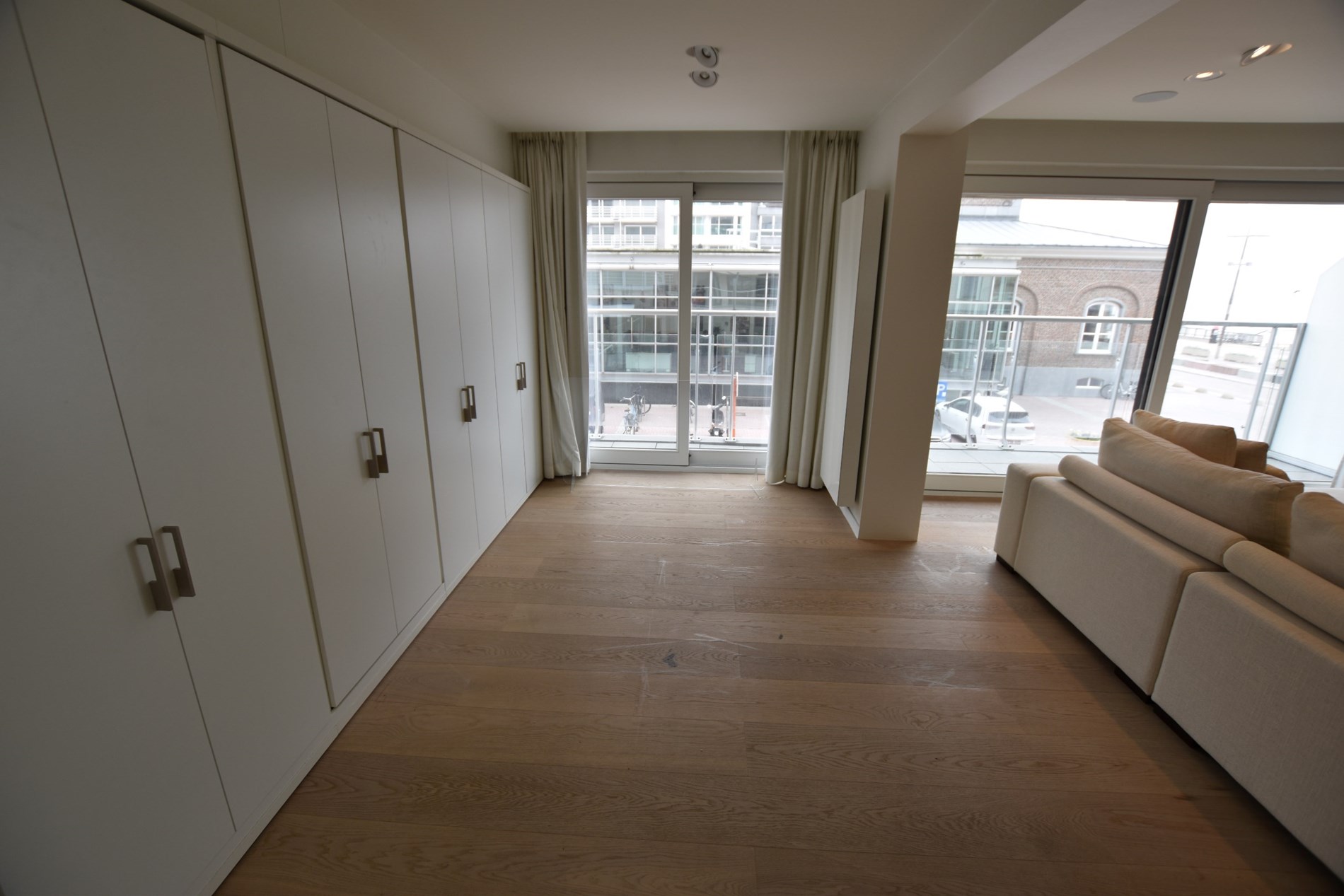 Non meubl&#233; - Appartement unique avec vue lat&#233;rale sur la mer, situ&#233; au centre de la place de la Tour de Lumi&#232;re. 