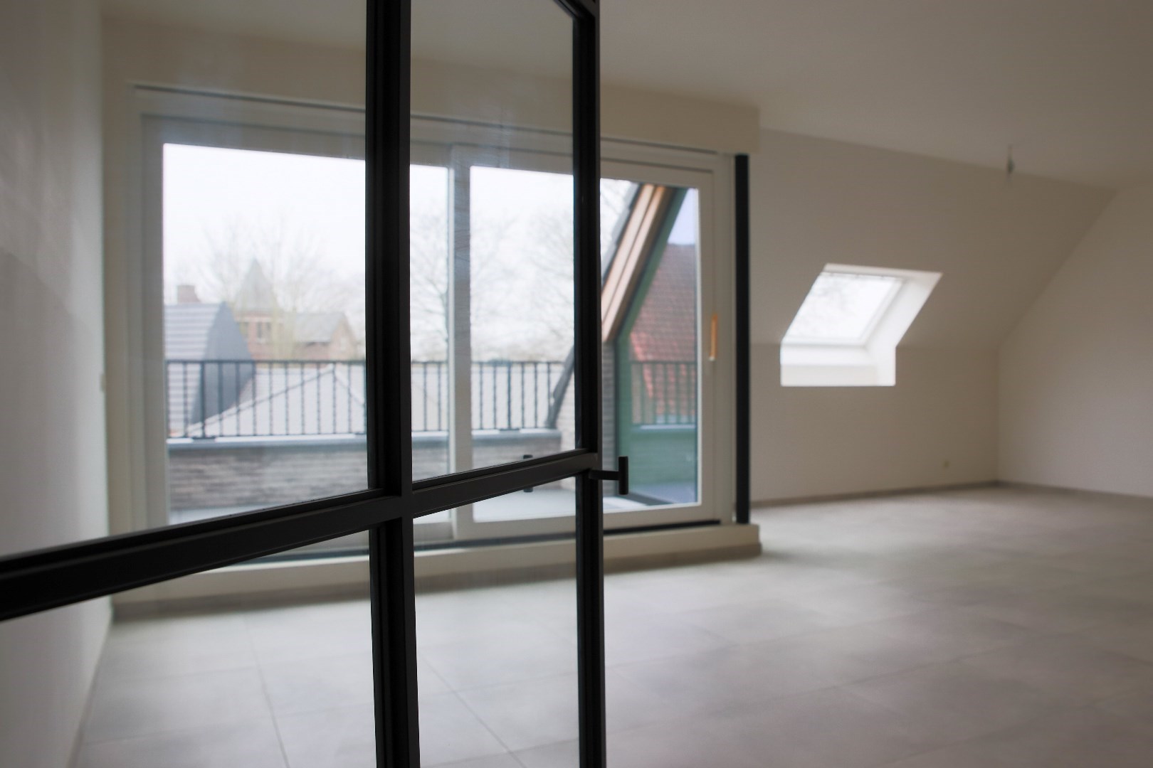 Volledig afgewerkt appartement met 2 slaapkamers en aangenaam terras 