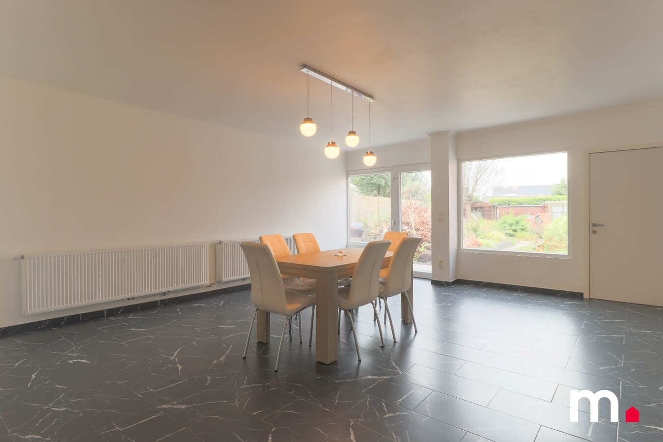 Ruime woning met garage en 3 slaapkamers te Heule ! 