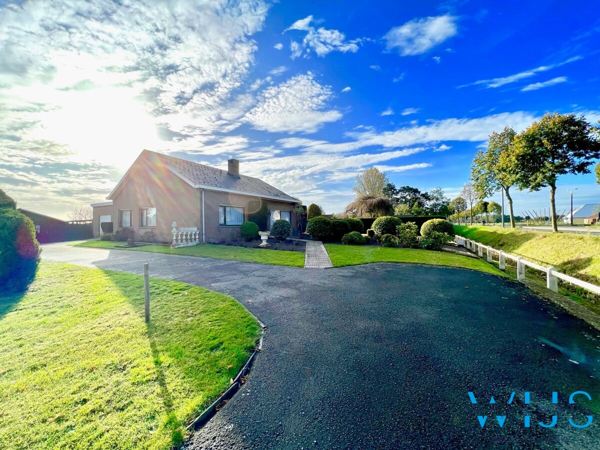 Zeer goed onderhouden woonhuis op 1.165m&#178; te ERTVELDE ! 