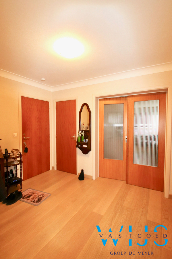 Instapklaar 2 slaapkamerappartement met terras te Wondelgem ! 