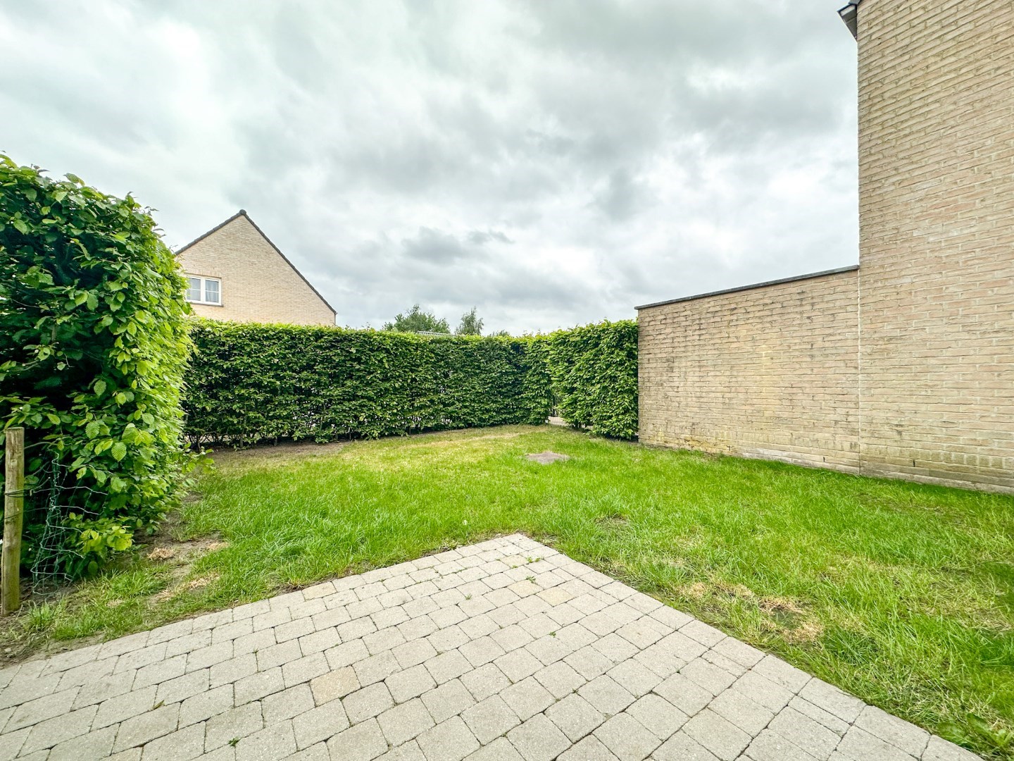 Instapklare woning met 3 slpk, tuin, autostaanplaats, rustige gelegen te Lichtervelde 