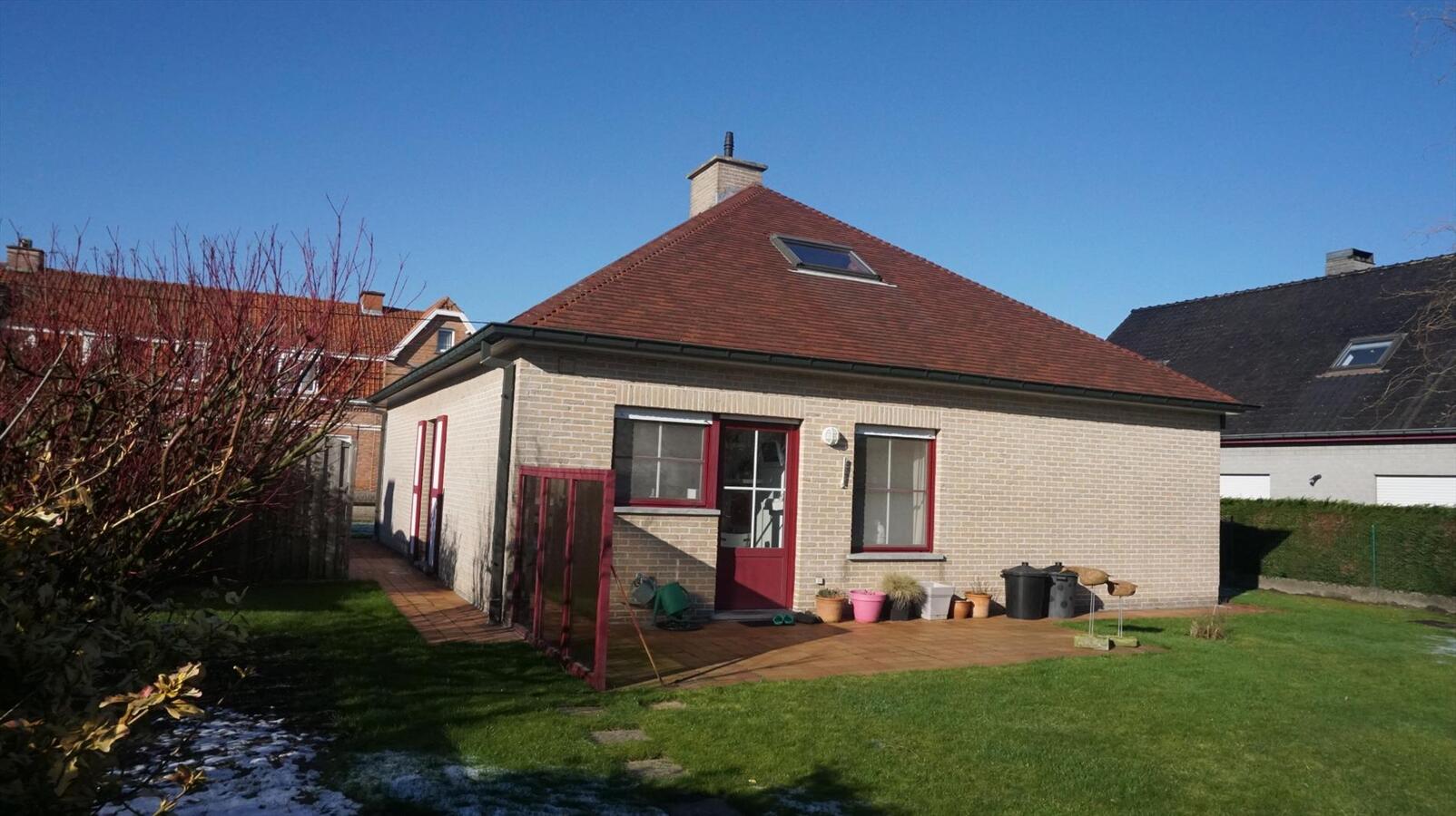 Bungalow met drie slaapkamers in het centrum van Ursel 