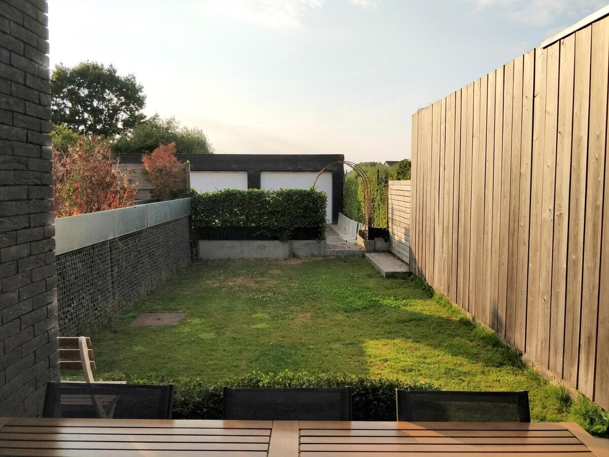 Gelijkvloers duplexappartement centraal gelegen te Zomergem! 