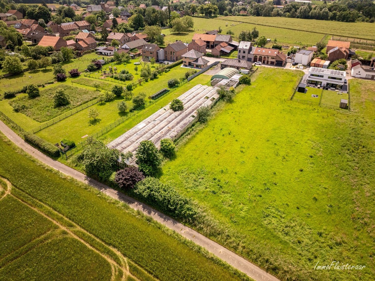 Maison partiellement r&#233;nov&#233;e sur environ 30 a situ&#233;e &#224; Tirlemont. 