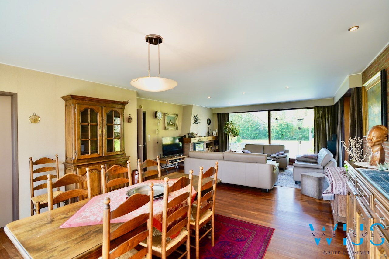 Schitterend woonhuis op een fantastisch perceel van 2859 m&#178; te Drongen ! 
