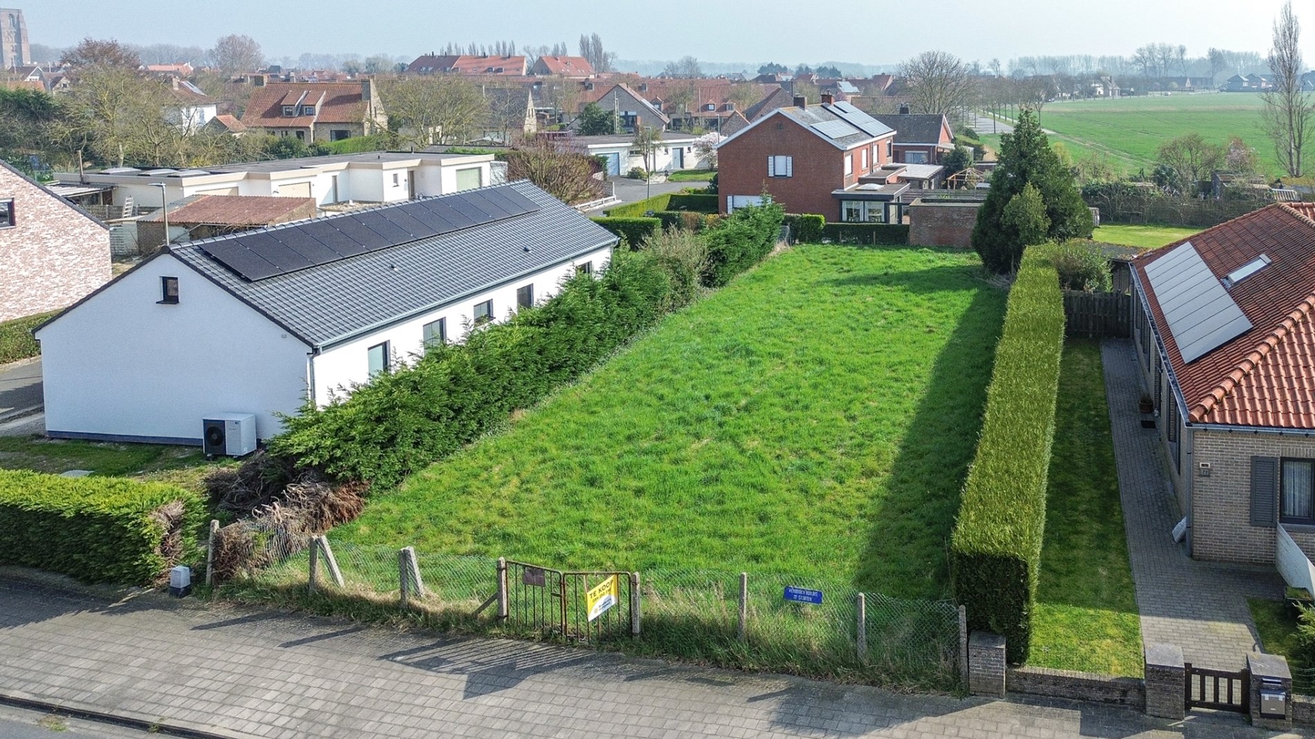 Rustig gelegen bouwgrond in Lissewege – privacy, zon en bereikbaarheid in &#233;&#233;n 