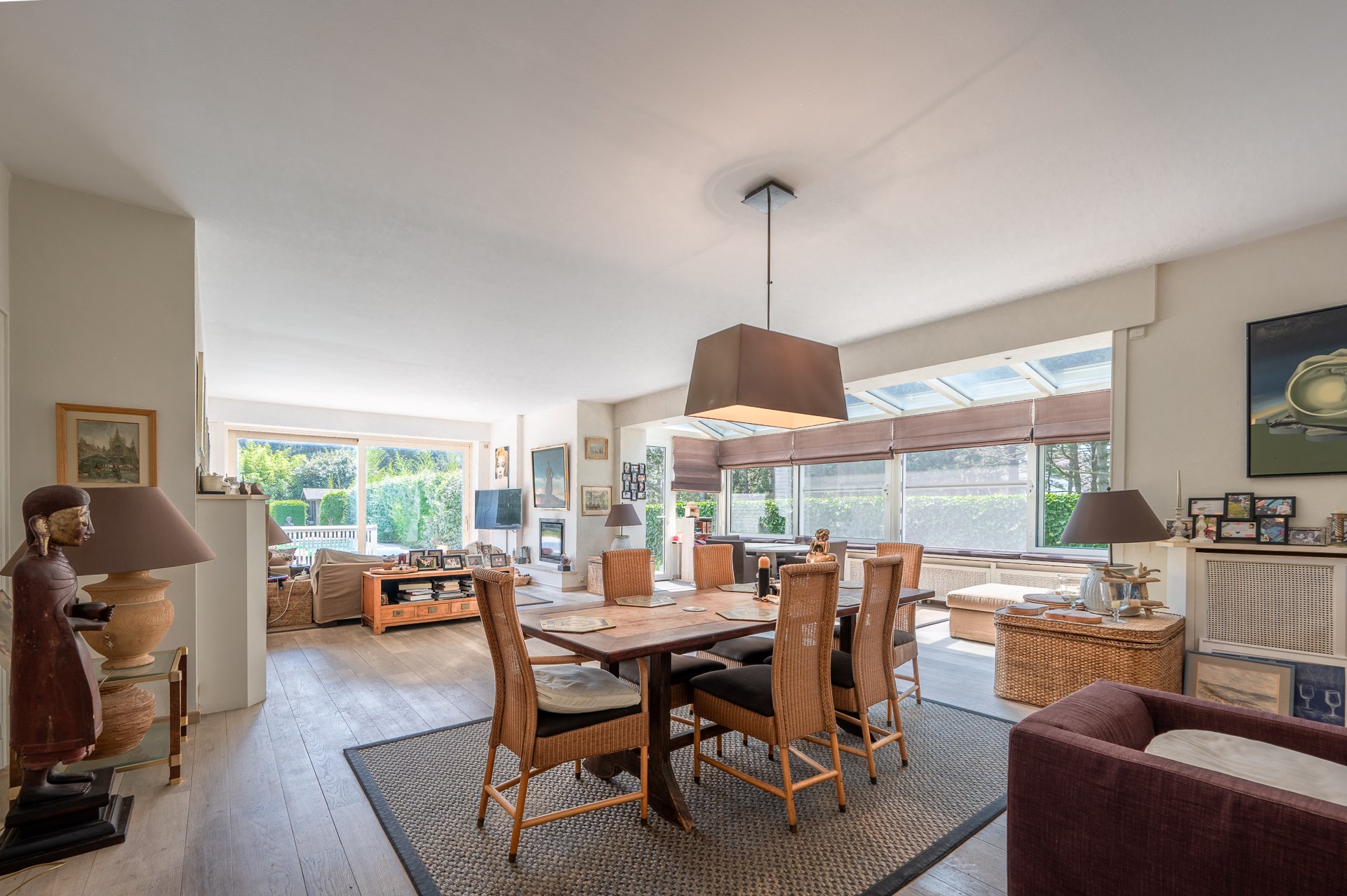 Villa jumel&#233;e spacieuse avec piscine, situ&#233;e dans un endroit tr&#232;s calme en A, dans le Zoute, &#224; proximit&#233; de la promenade et de la plage, du Zwin de Knokke-Zoute. 