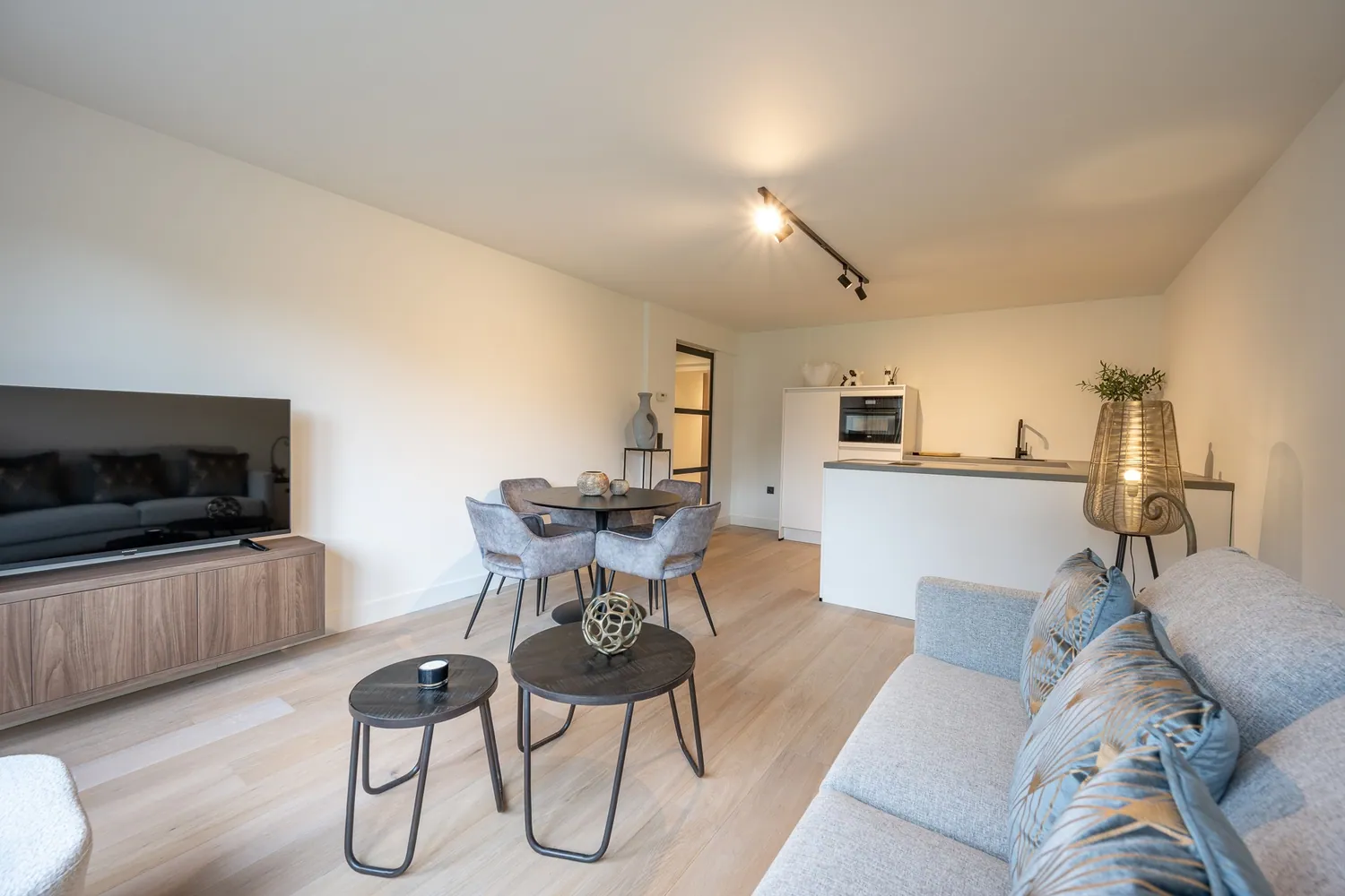 Appartement rénové avec 2 chambres et vue dégagée situé à deux pas de la Lippenslaan