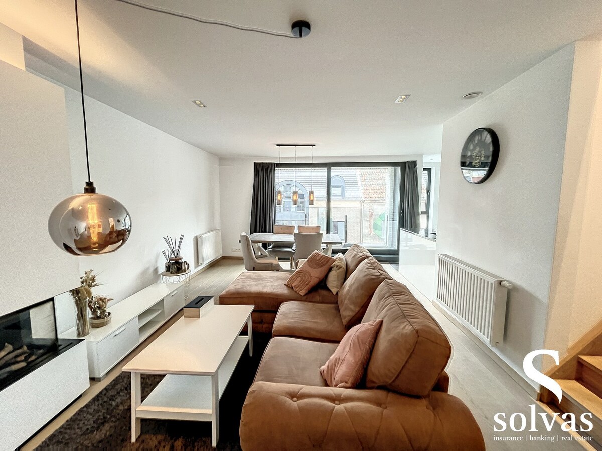 Luxueus duplex appartement met 3 slaapkamers in Res. Acacia 