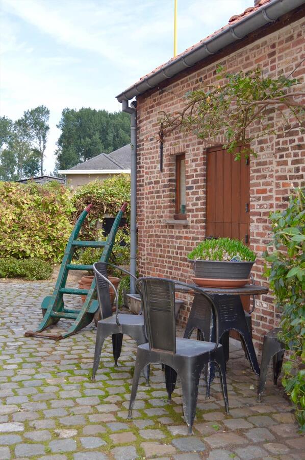 Charmant landhuis met schuur op 15 are (met optie tot aankoop paardenaccommodatie) 