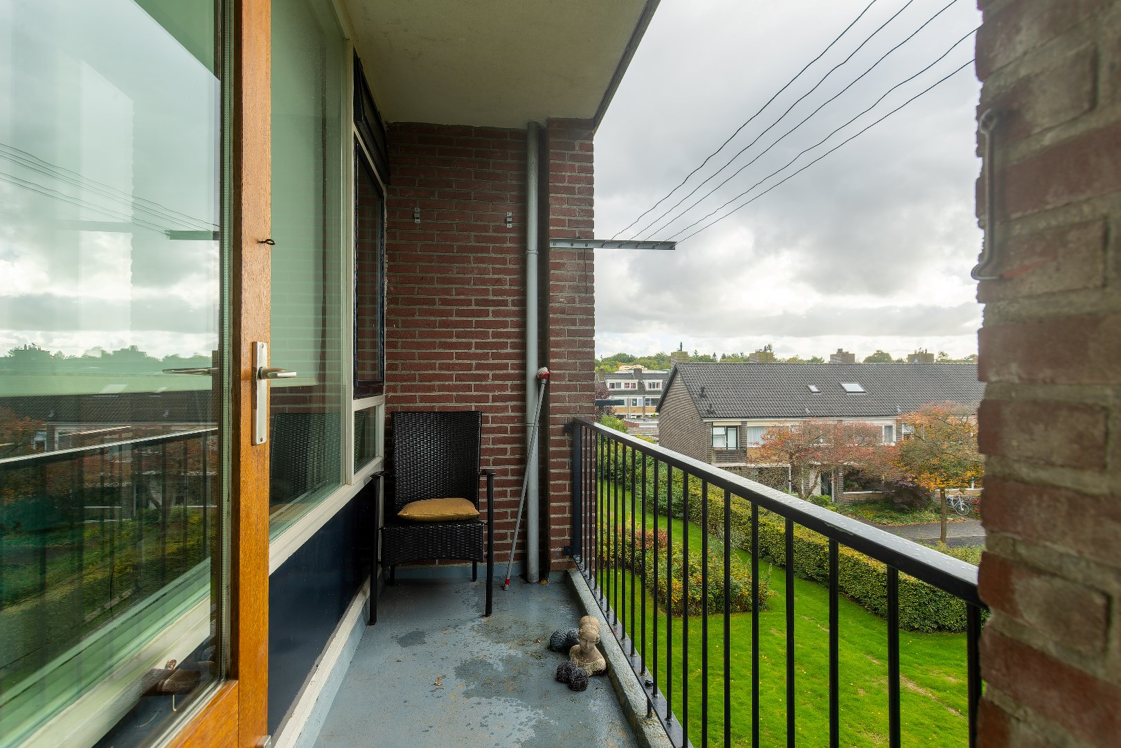 Nu te koop! Sfeervol hoekappartement op de 2e verdieping met vrij uitzicht welke is gelegen in de populaire wijk Helpman van Groningen. 
