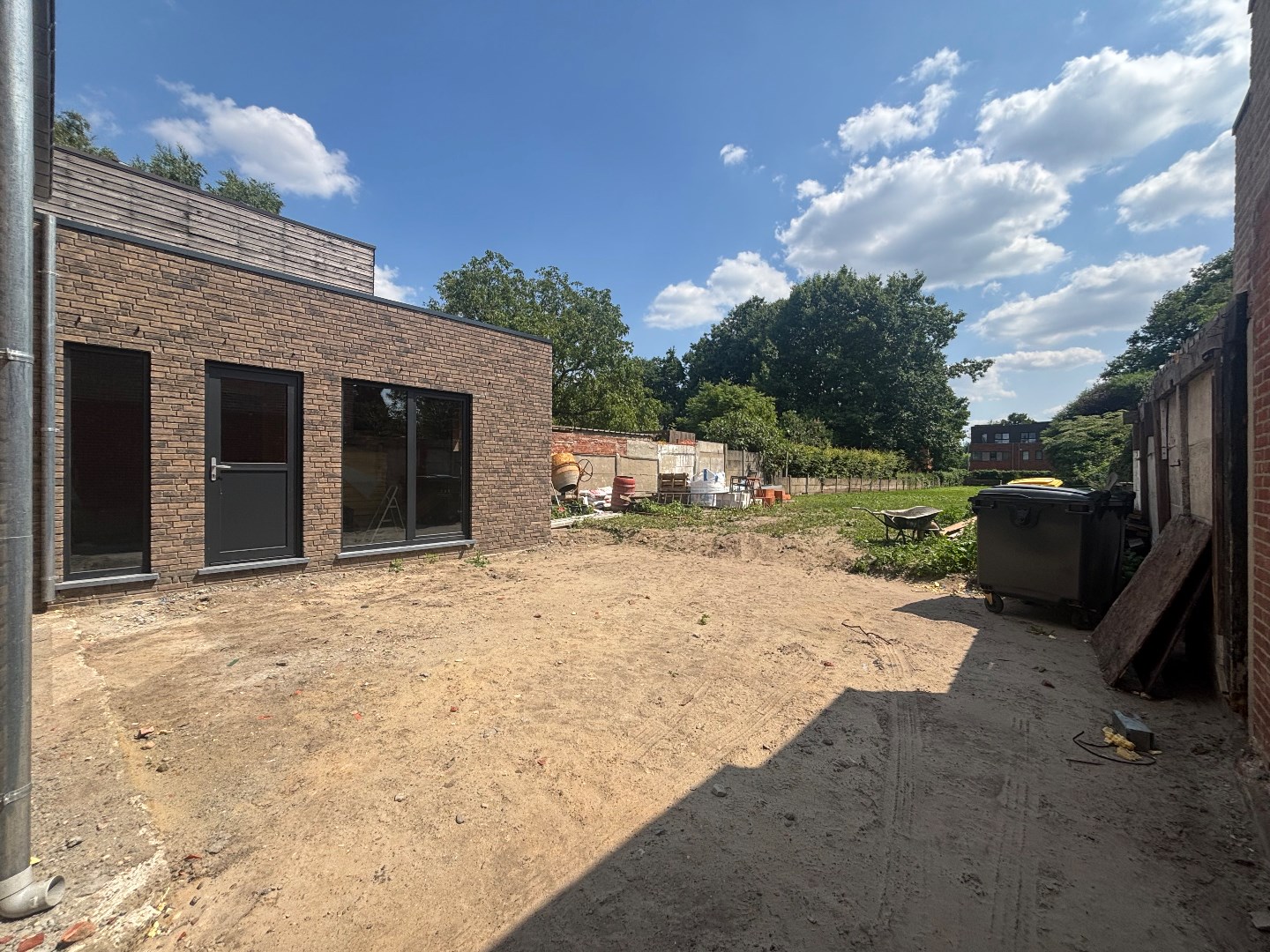 Ruime cascowoning met 4 slpk. op zuidgericht perceel van 9a 35ca in Mol 