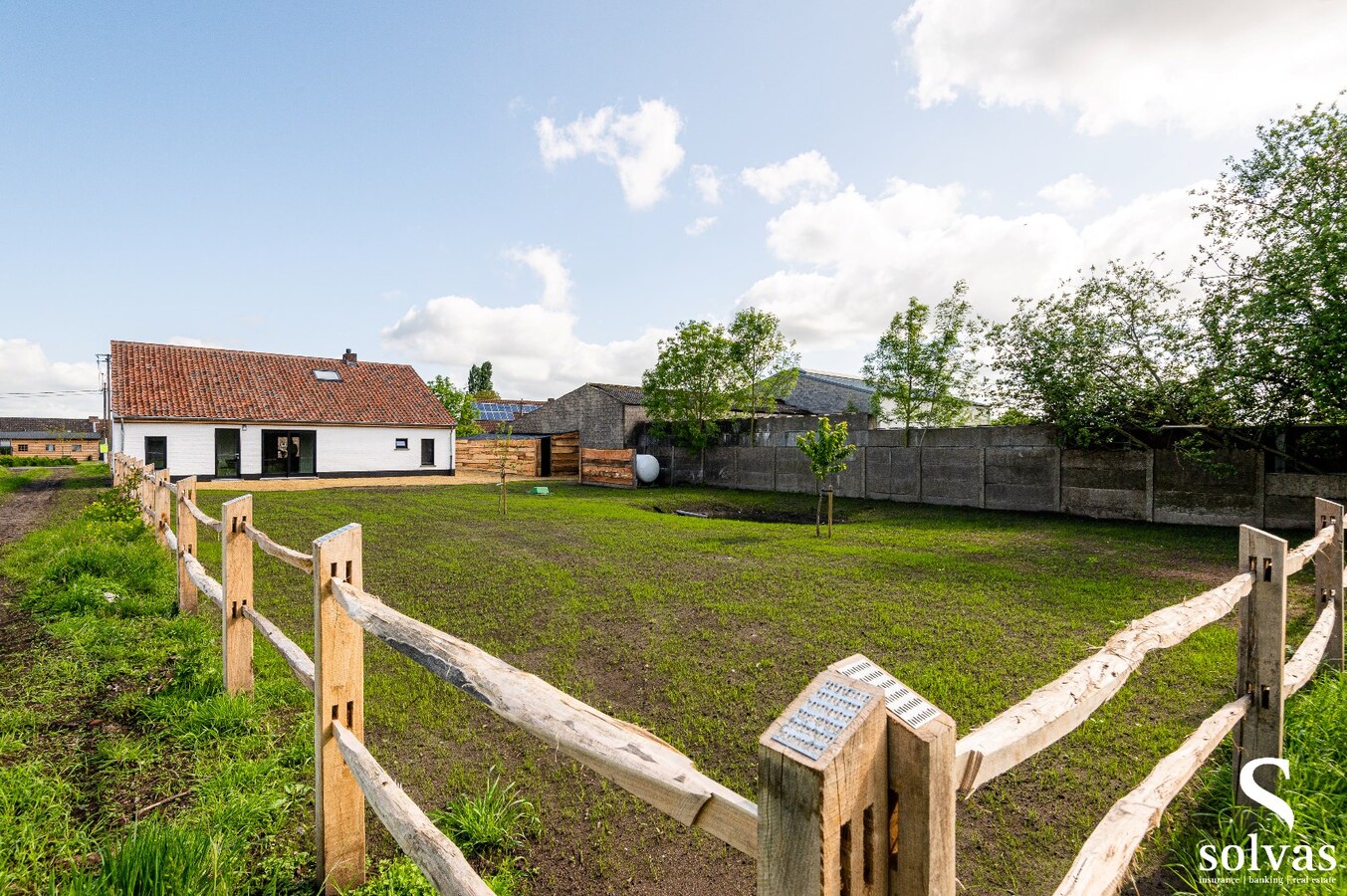 Met stijl gerenoveerde hoeve op landelijke locatie 