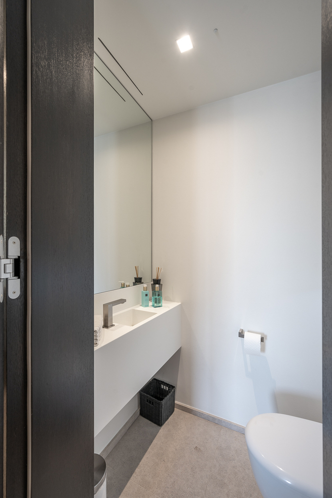 Appartement (largeur de fa&#231;ade de 8,6 m !) avec 3 chambres sur l&#39;exclusive Place Albert &#224; Knokke-Zoute. 