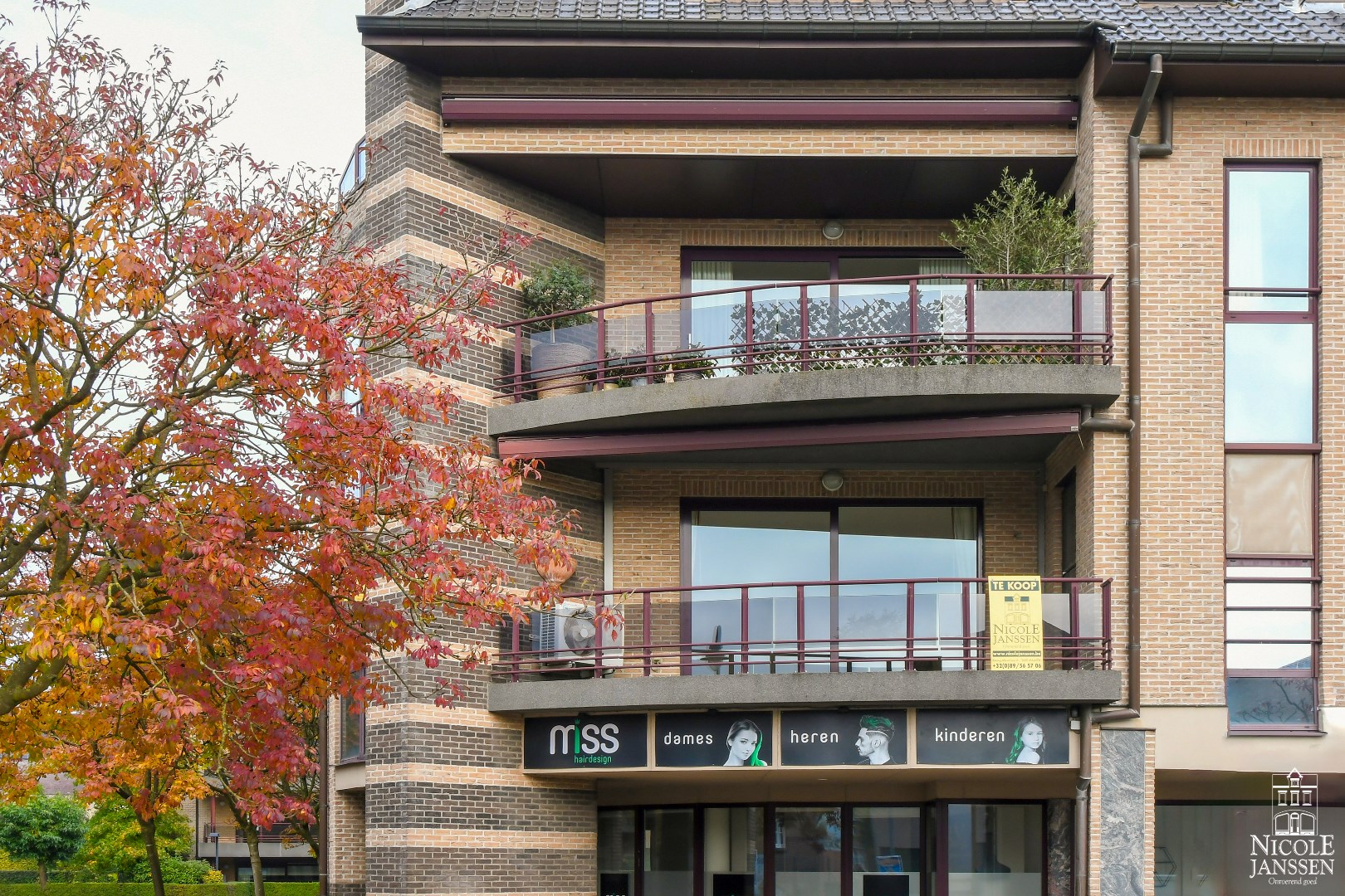 Ruim appartement met overdekt terras, autostandplaats en kelderberging 