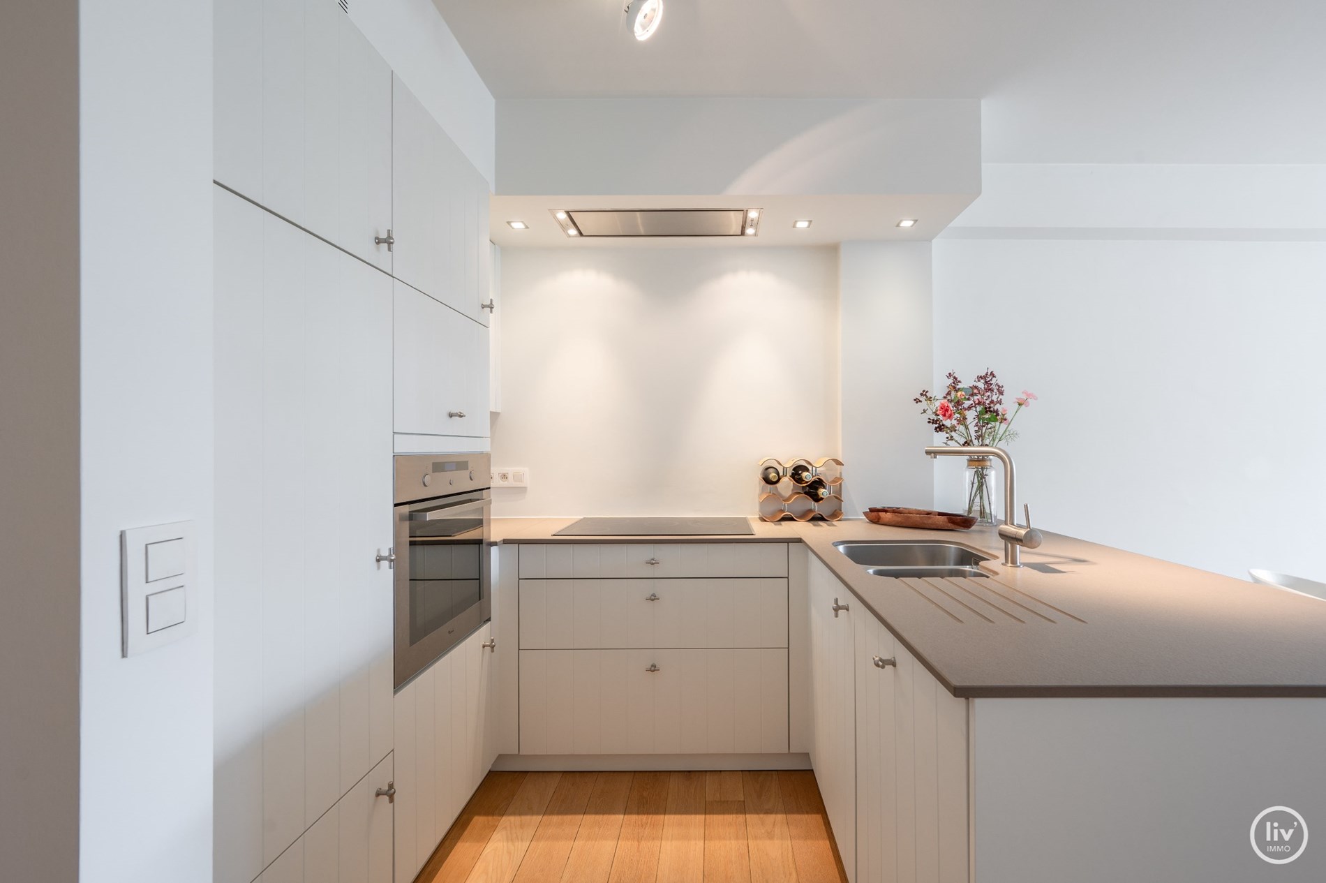 Appartement confortable et r&#233;nov&#233; de 2 chambres dans une rue adjacente &#224; l&#39;avenue Dumortier &#224; Knokke. 
