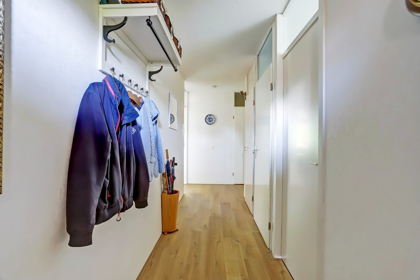 Op een fantastische locatie gelegen 3-kamer woning op de 1e etage met uitzicht op &quot;de Vijver&quot; van Prinsenland. 